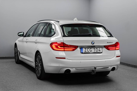 BMW 520d 2 of 16
