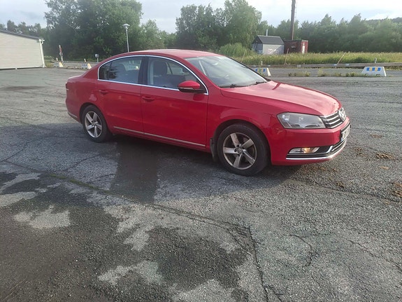 Volkswagen Passat 3 of 9