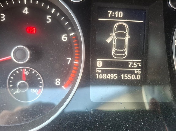 Volkswagen Passat 7 of 9