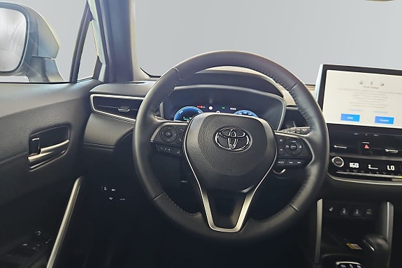 Toyota Corolla Cross 9 of 15