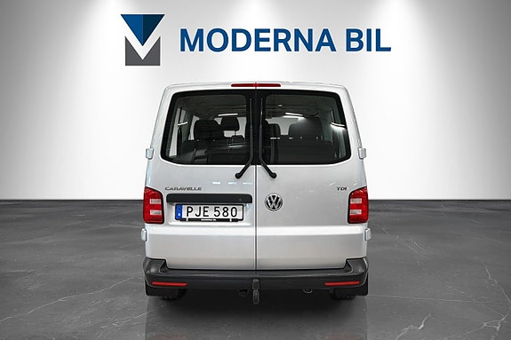 Volkswagen Caravelle 4 of 5
