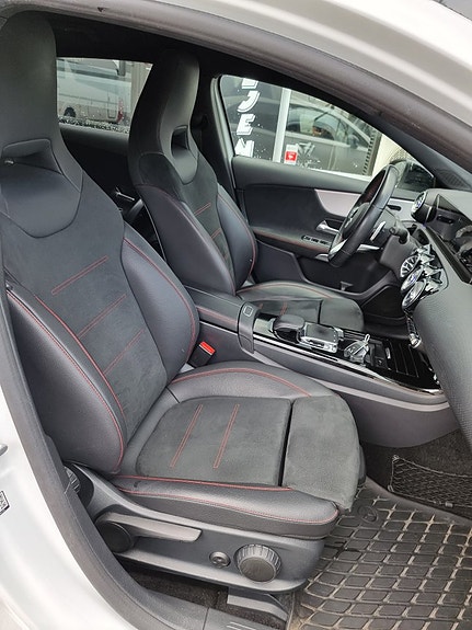Mercedes-Benz A250 10 of 12