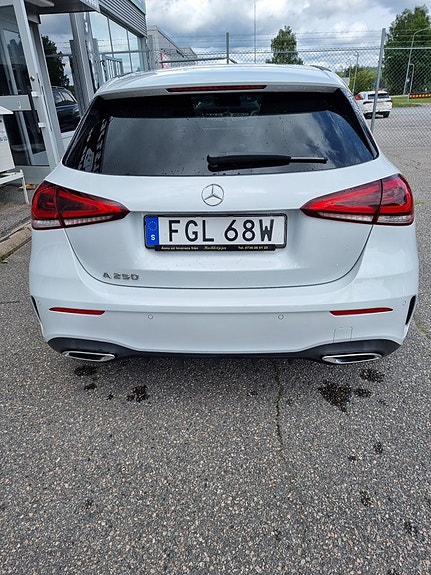 Mercedes-Benz A250 3 of 5
