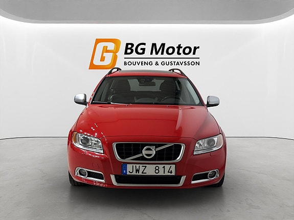 Volvo V70 2 of 5