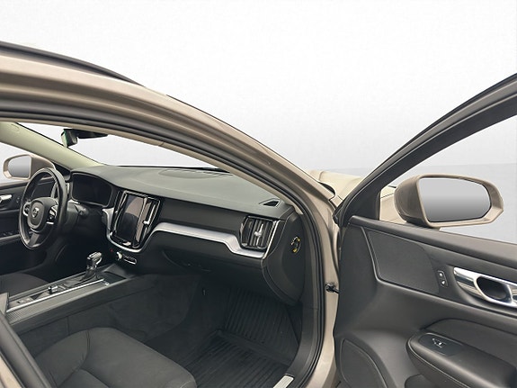 Volvo V60 23 of 29