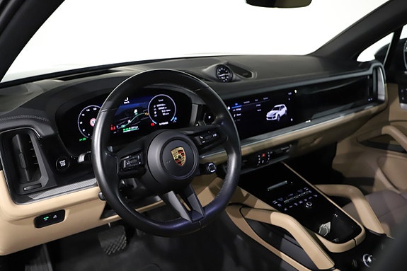 Porsche Cayenne 10 of 22
