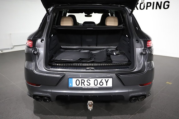 Porsche Cayenne 21 of 22