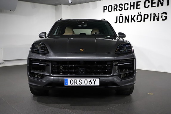 Porsche Cayenne 8 of 22