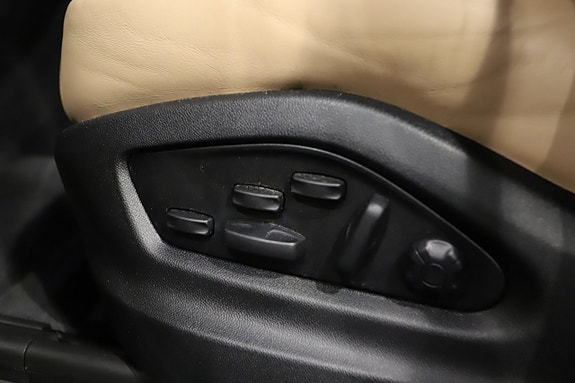 Porsche Cayenne 12 of 22