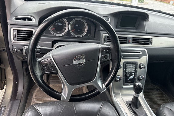 Volvo V70 11 of 15