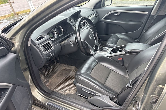 Volvo V70 10 of 15