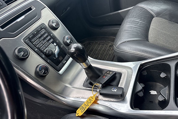 Volvo V70 12 of 15