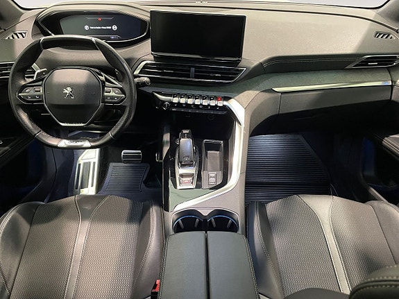 Peugeot 5008 2 of 22
