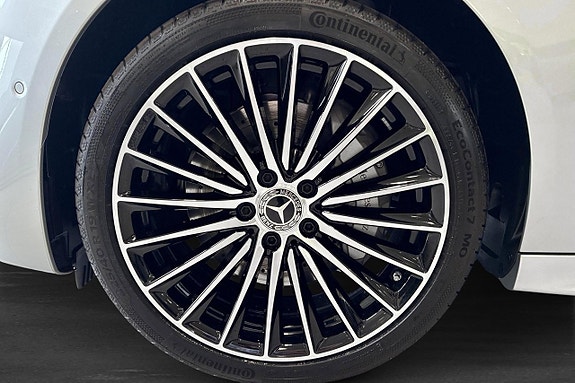 Mercedes-Benz C300 e 5 of 5
