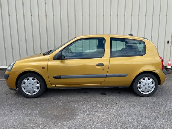 Renault Clio 2 of 6