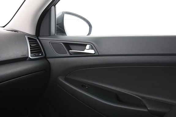 Hyundai Tucson 30 of 30