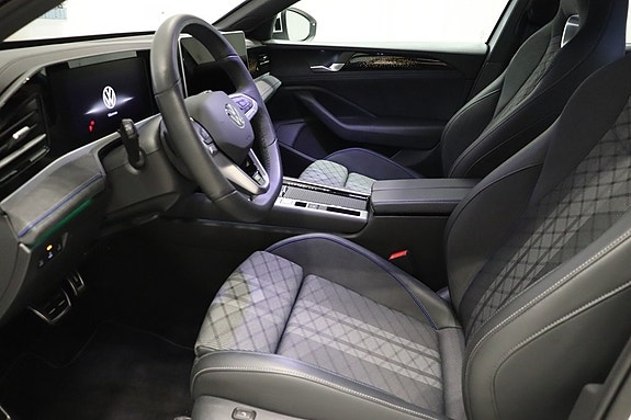 Volkswagen Passat 7 of 12