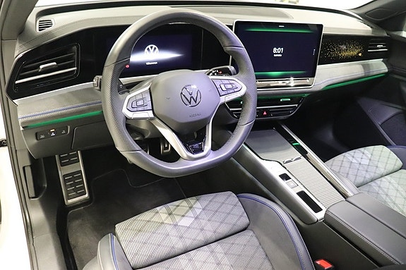 Volkswagen Passat 9 of 12