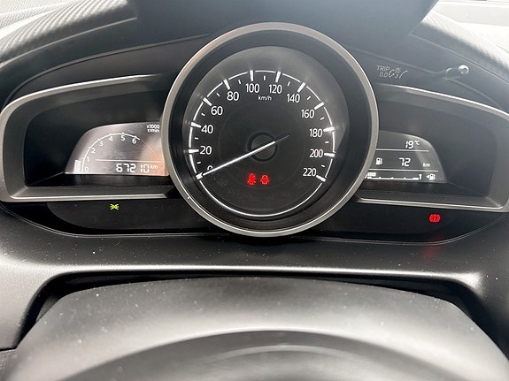 Mazda 2 8 of 15