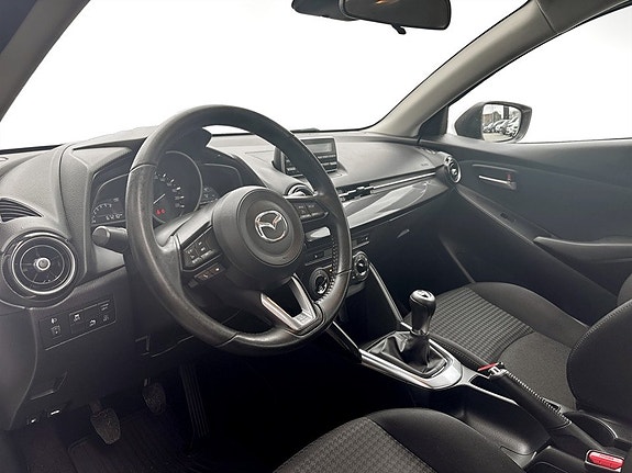 Mazda 2 4 of 15