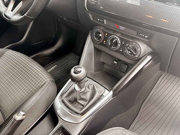 Mazda 2 10 of 15