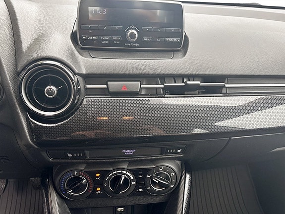 Mazda 2 9 of 15