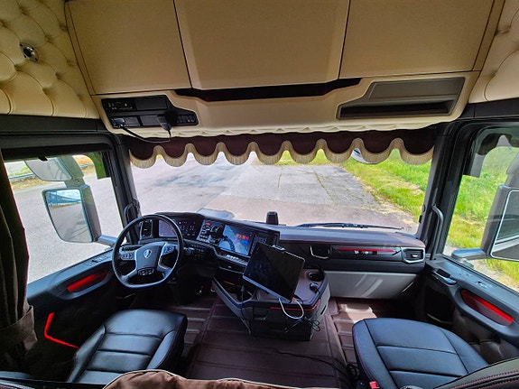 Scania R590 6x4 komplett timmerekipage 6 of 12