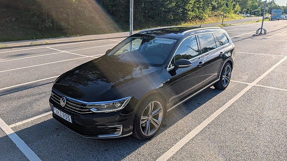 Volkswagen Passat 6 of 14
