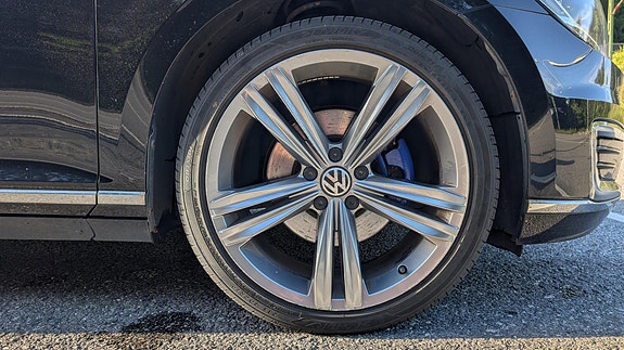 Volkswagen Passat 8 of 14