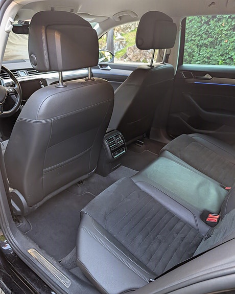 Volkswagen Passat 11 of 14
