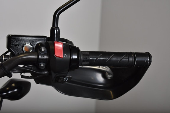 Honda NC750S/ TOPBOX/ NYTT FRAMDÄCK/ 16 of 17