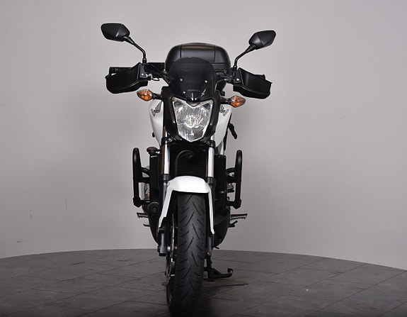 Honda NC750S/ TOPBOX/ NYTT FRAMDÄCK/ 2 of 17