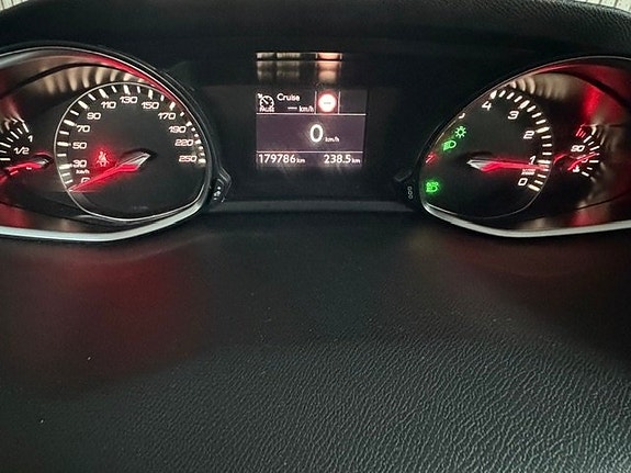 Peugeot 308 20 of 21