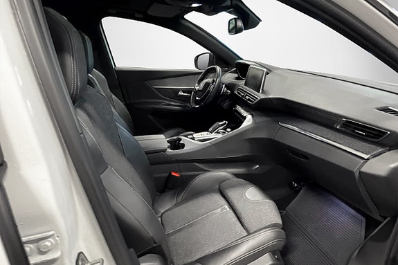 Peugeot 3008 4 of 5