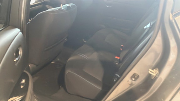 Nissan Leaf 5 of 5
