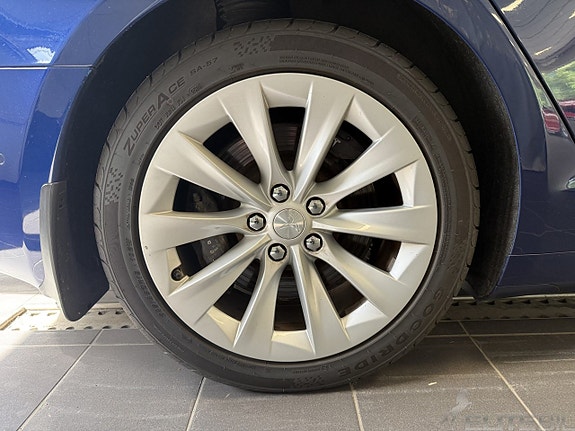 Tesla Model S 4 of 24