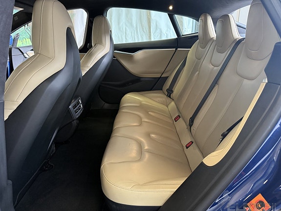 Tesla Model S 19 of 24