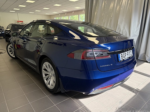 Tesla Model S 3 of 24