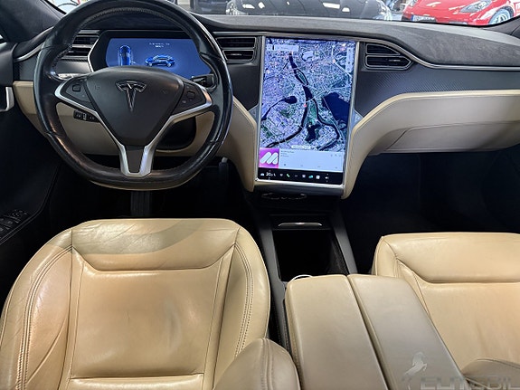 Tesla Model S 12 of 24