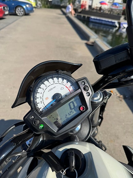 Kawasaki Ninja ER-6N 2 of 5