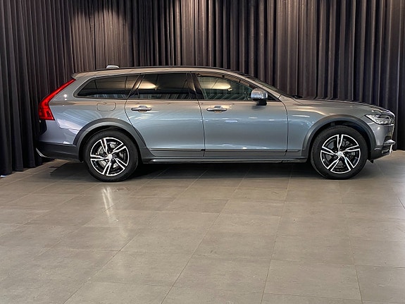Volvo V90 Cross Country 5 of 30