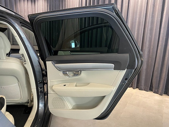 Volvo V90 Cross Country 29 of 30