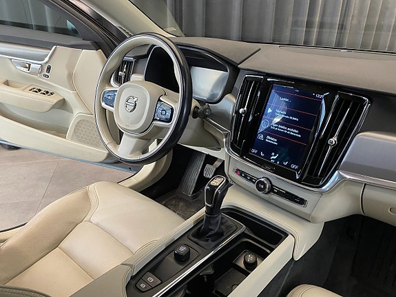 Volvo V90 Cross Country 28 of 30