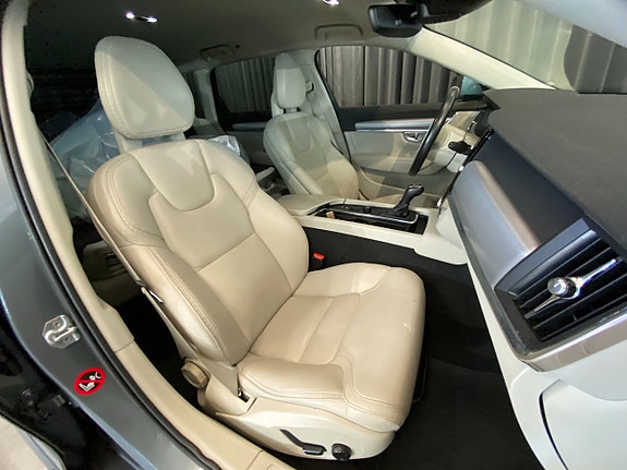 Volvo V90 Cross Country 8 of 30