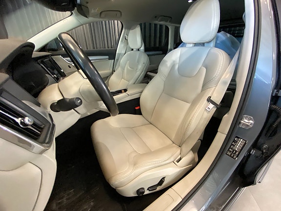 Volvo V90 Cross Country 7 of 30