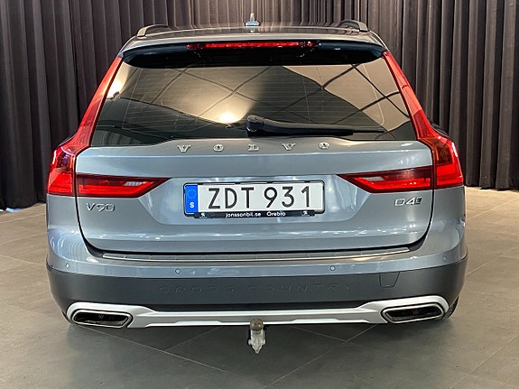 Volvo V90 Cross Country 2 of 30