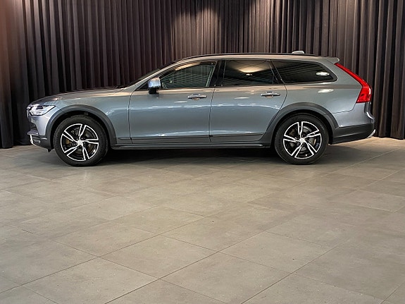 Volvo V90 Cross Country 3 of 30