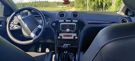 Ford Mondeo 4 of 5