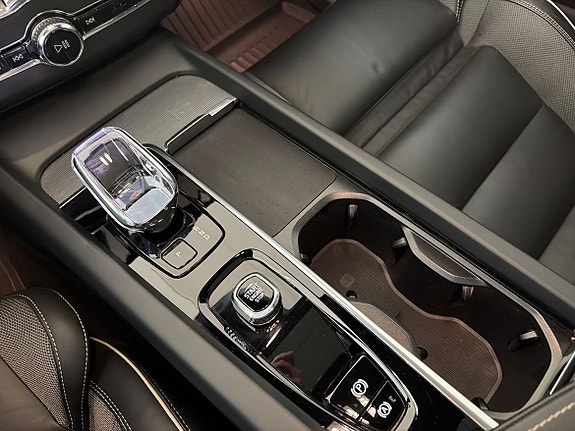 Volvo XC60 16 of 20