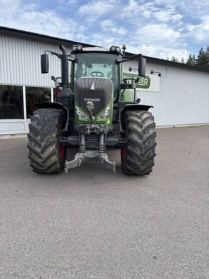 Fendt 828 S4 Profi Plus 2 of 3
